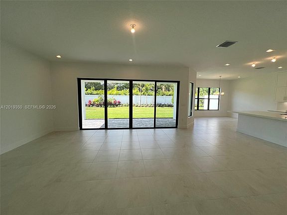 5th image of 9172 Silver Marsh Ln