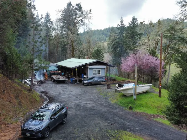 326 Rice Creek Rd, Winston, OR 97496