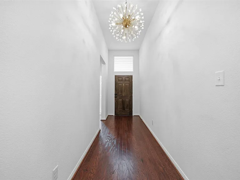 7627 Coral Key Dr — Photo 3