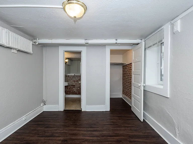 1027 Washington Street — Photo 16