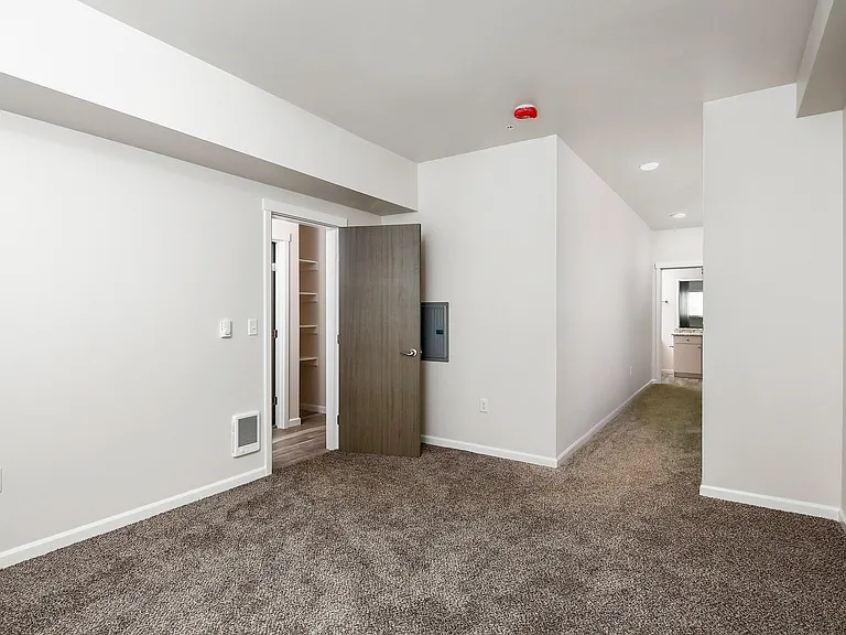 East Ridge Apartments — Photo 9