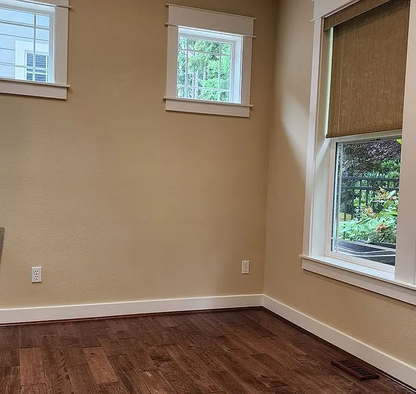3819 Cameron Dr NE — Photo 16
