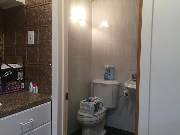 3rd image of 8209 155th Ave