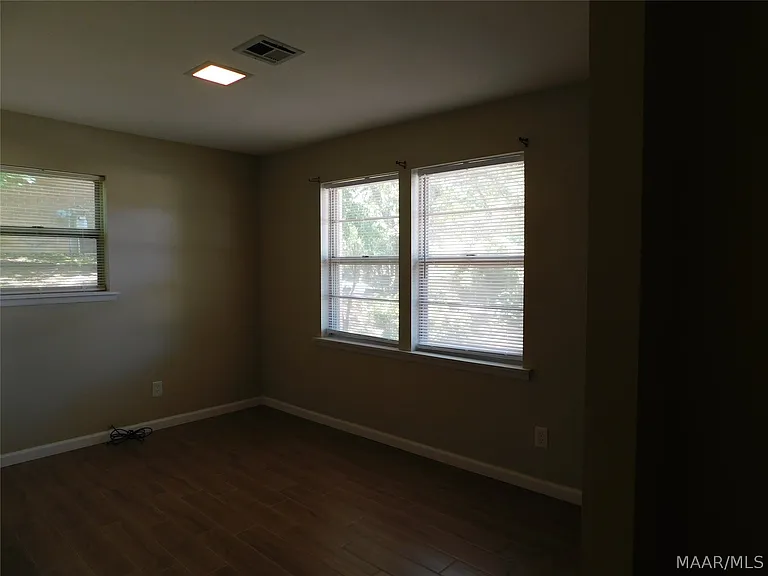733 Gillespie St — Photo 18