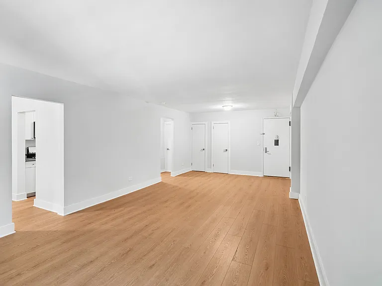 1540 Pelham Pkwy S #1G — Photo 4