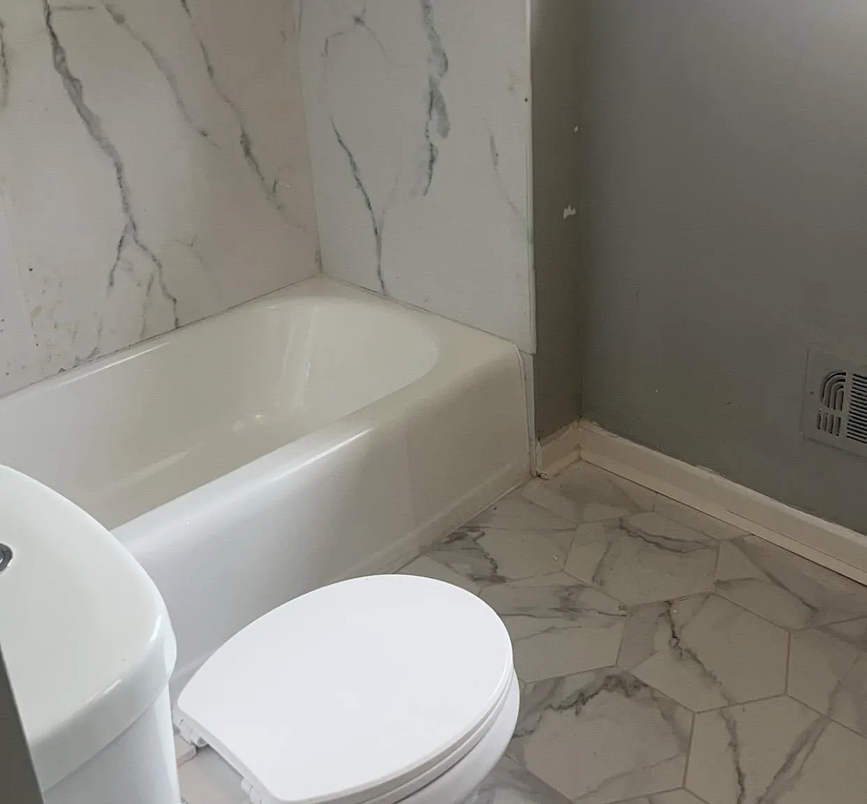 4 bed, 3.0 bath, 2200 sqft, $866 — Photo 4