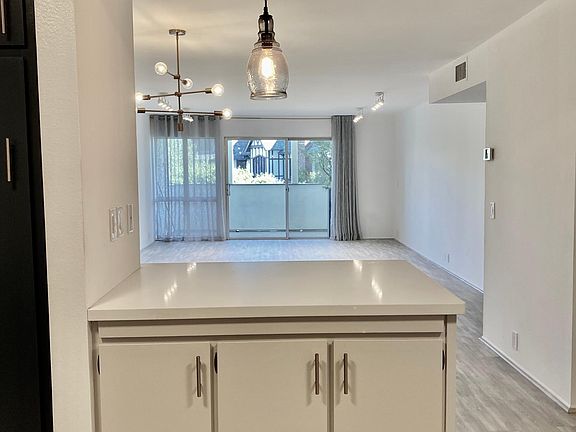 4th image of 190 Arroyo Ter APT 206