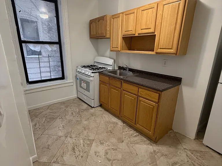 1250 Morris Ave #GN — Photo 9