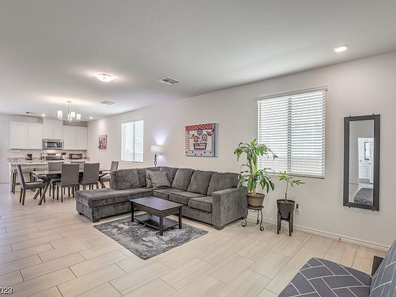 3rd image of 1002 Edel Hest Ave