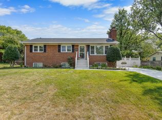 5909 Ridge View Dr, Alexandria, VA 22310