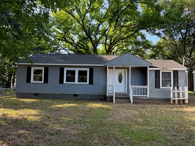 20 Mayo Dr — Photo 1