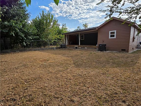 2nd image of 707 S 7th St