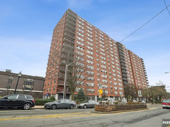 500 Central Ave APT 1120, Union City, NJ 07087
