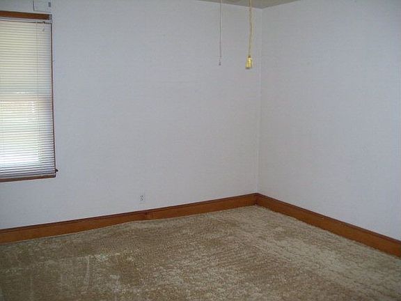 5th image of 206 Ruskin St