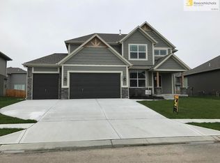 18955 W 165th St, Olathe, KS 66062