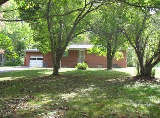 1394 Breakneck Rd, Connellsville, PA 15425