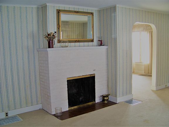 3rd image of 36 North St