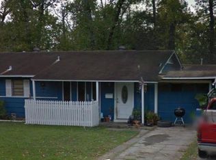 230 Berkshire Ln, Beaumont, TX 77707