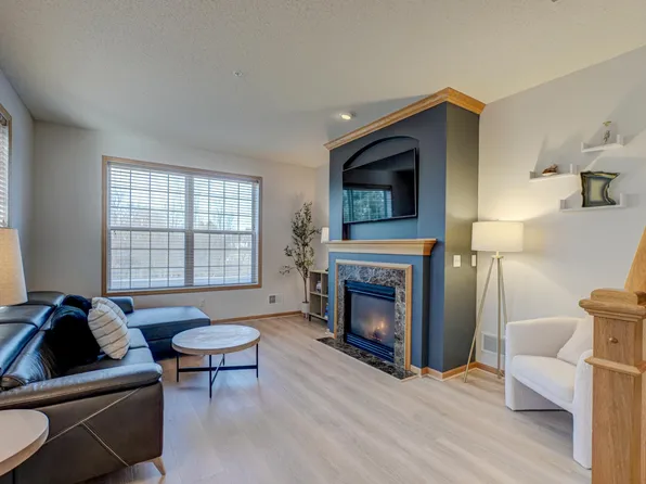4470 Rosemary Way Unit 2, Hugo, MN 55038