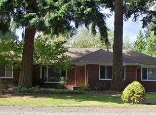 16049 32nd Ave NE, Lake Forest Park, WA 98155