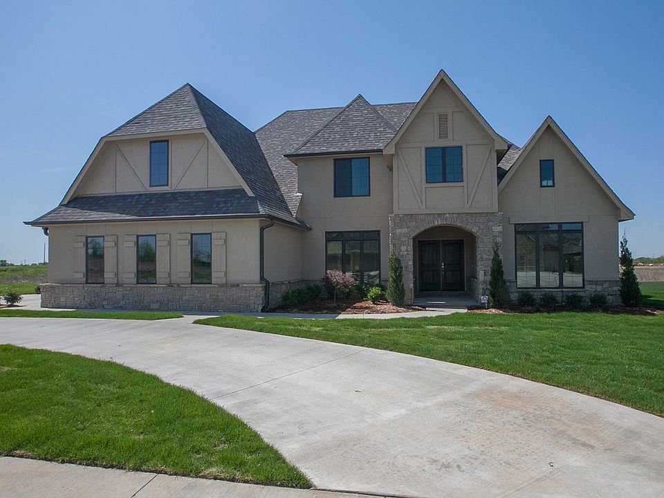 Amazing new home in Bixby