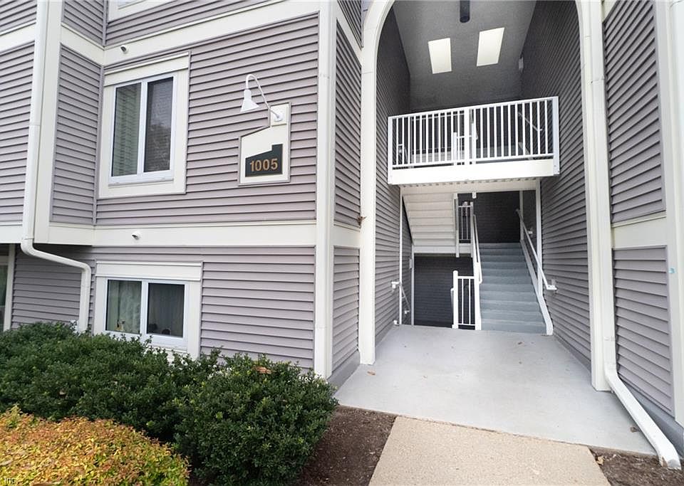 1st image of 1005 Autumn Woods Ln APT 105
