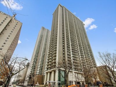 6007 N Sheridan Rd APT 39D, Chicago, IL, 60660