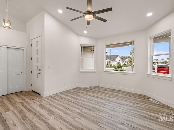 4th image of 3803 Bozeman Ave