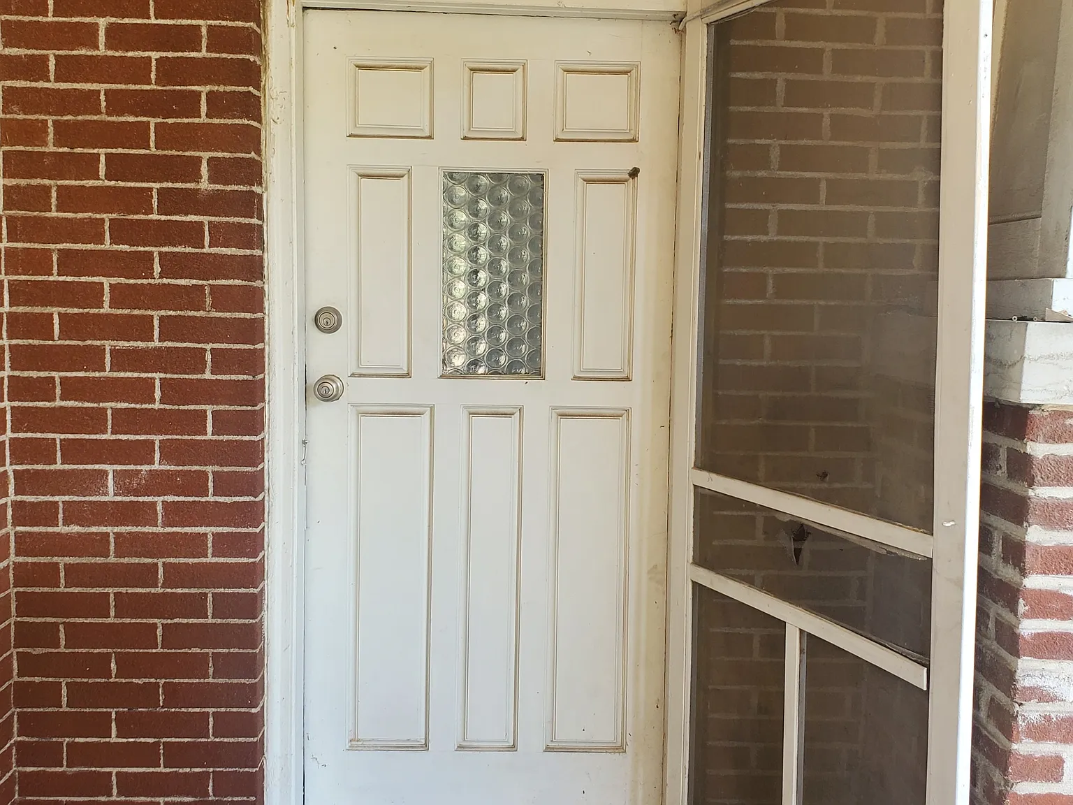Studio, $995 — Photo 2