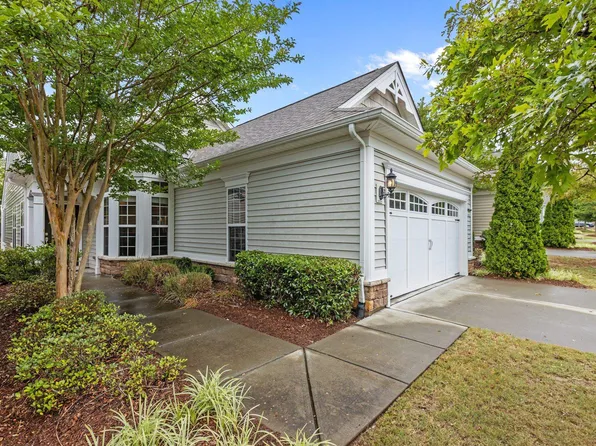 709 Bradhurst Pl, Cary, NC 27519