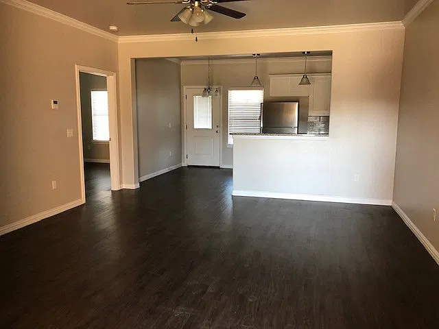 3 bed, 1350 sqft, $1,650 — Photo 2