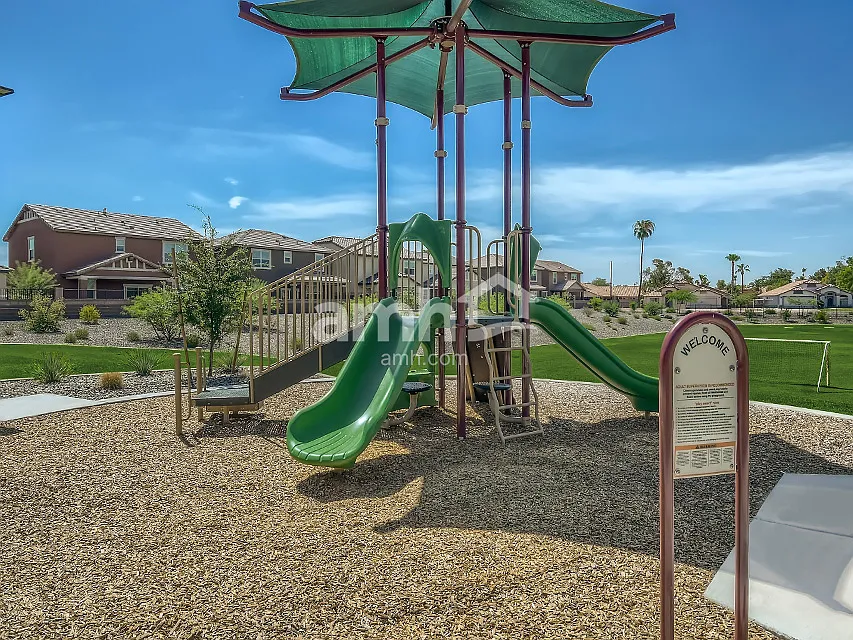 3 bed, 2.5 bath, 1751 sqft, $2,540 — Photo 3