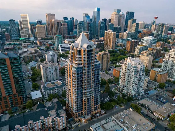 817 S 15th Ave SW #803, Calgary, AB T2R 0H8