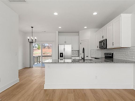 5th image of 106 Indian Wells Ct