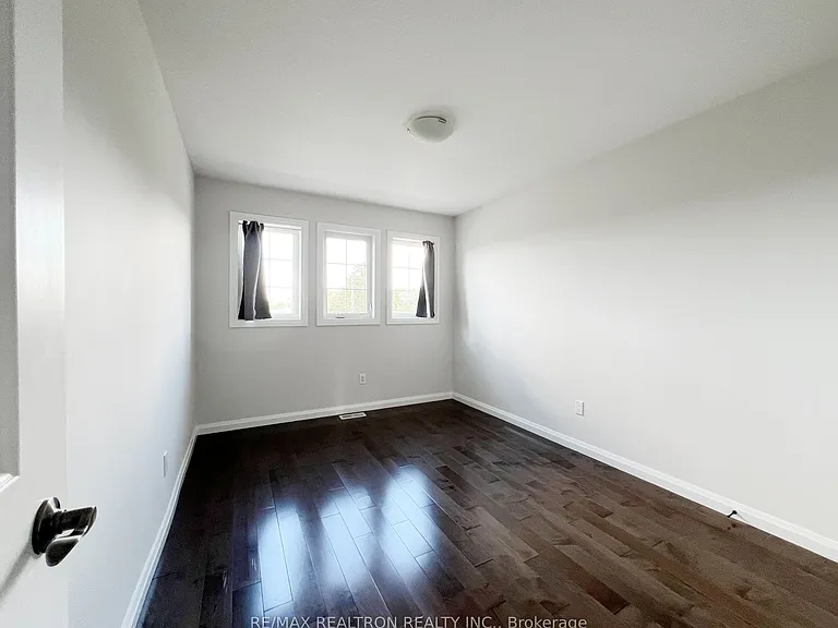 537 Sundew Dr — Photo 16