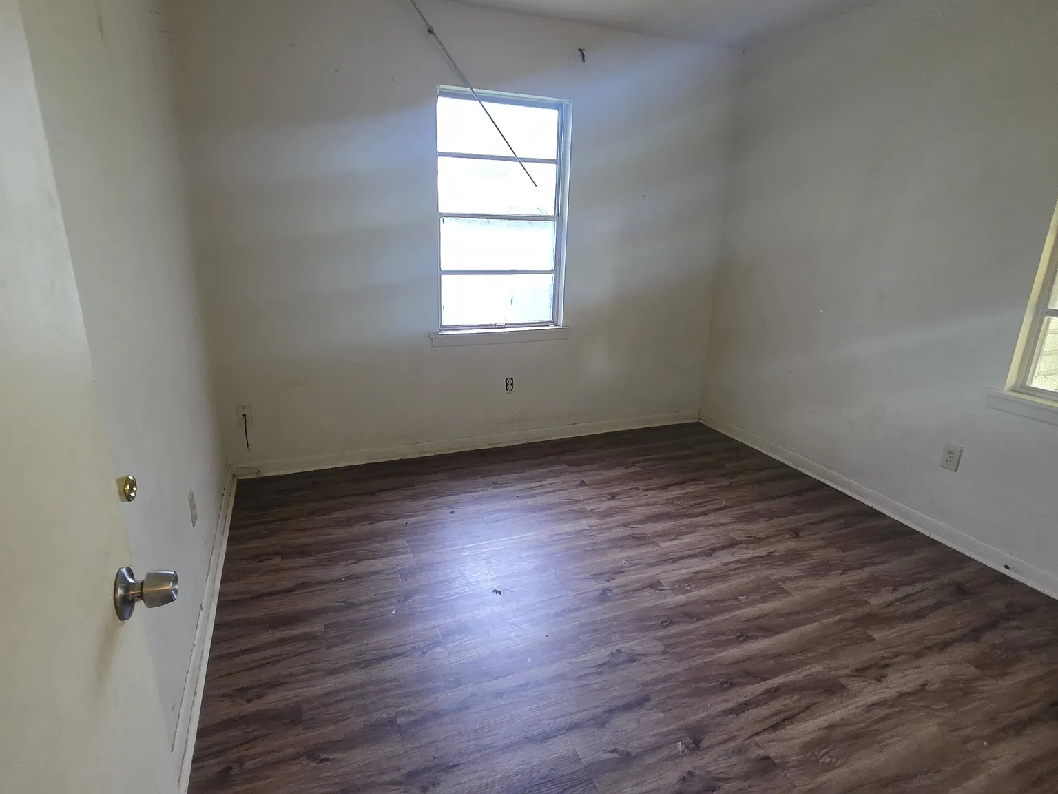 3 bed, 842 sqft, $1,100 — Photo 2