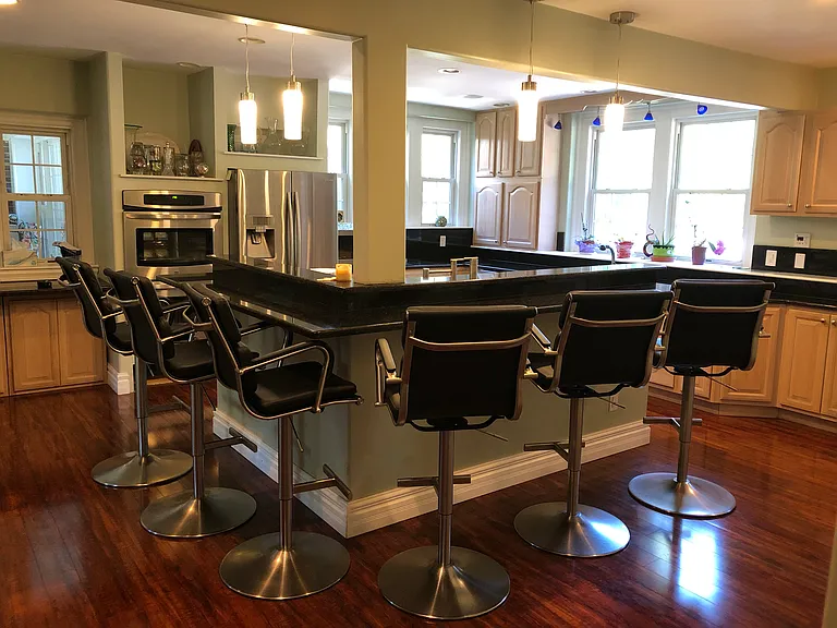 5951 Som Center Rd — Photo 40