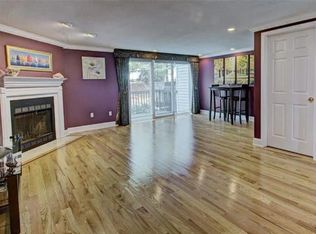 7 Avon Dale Rd, Cromwell, CT 06416