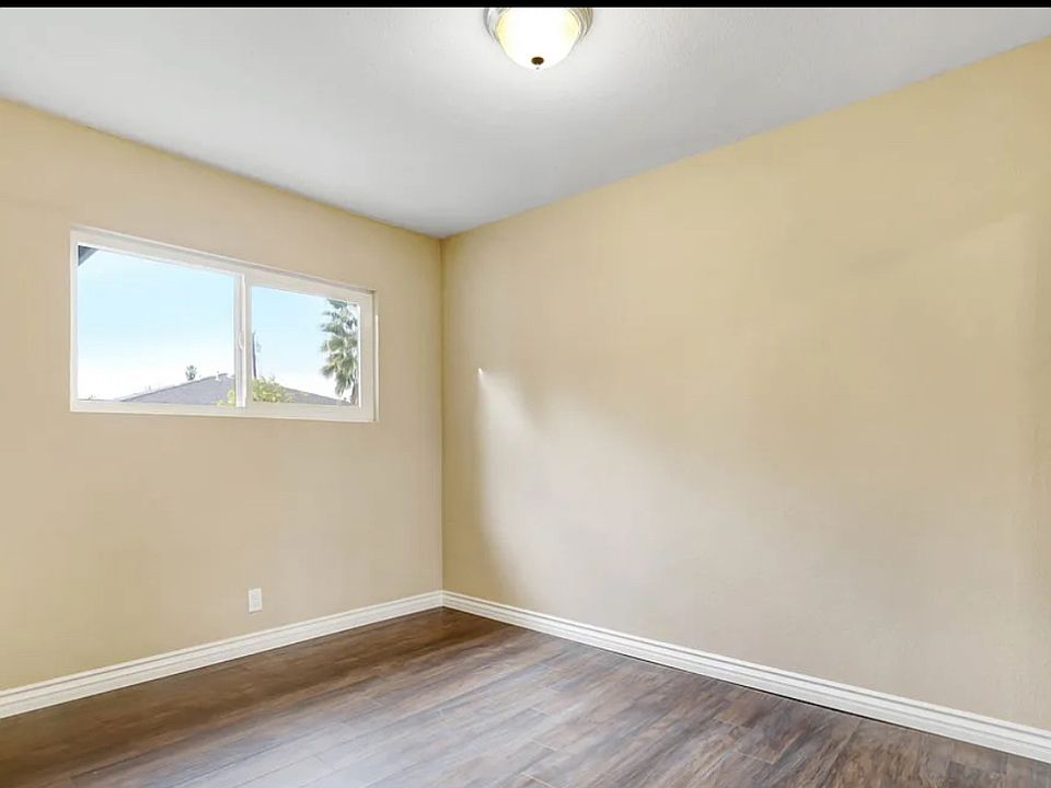 1st image of 10596 Coloma St
