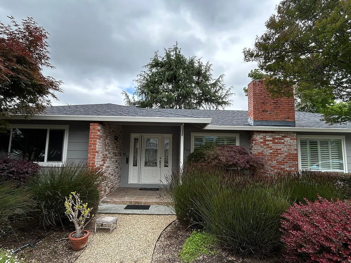 Building Photo - 7588 Oak Leaf Dr