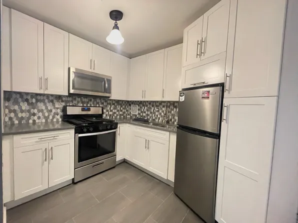 770 Ocean Parkway image 4 of 5