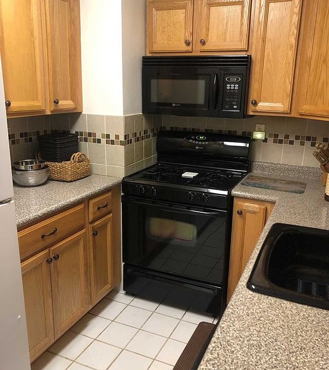 1st image of 2100 Linwood Ave APT 9R
