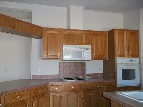 4th image of 358 Stoneridge Cir