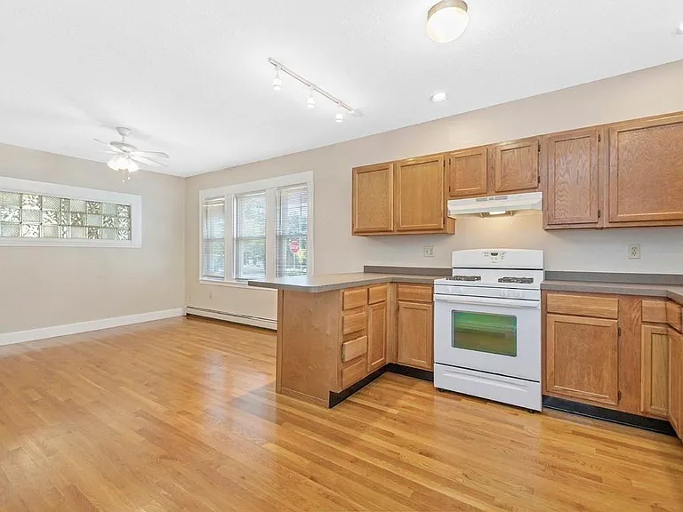 549 Main St #1 — Photo 10