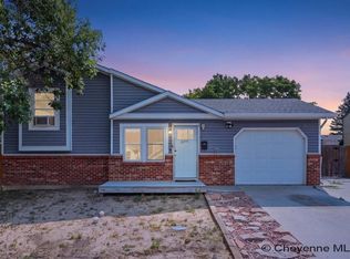 2211 Rooks Ave, Cheyenne, WY 82007