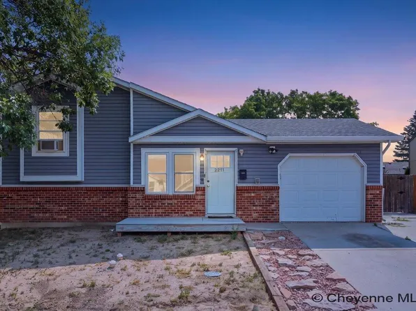 2211 Rooks Ave, Cheyenne, WY 82007