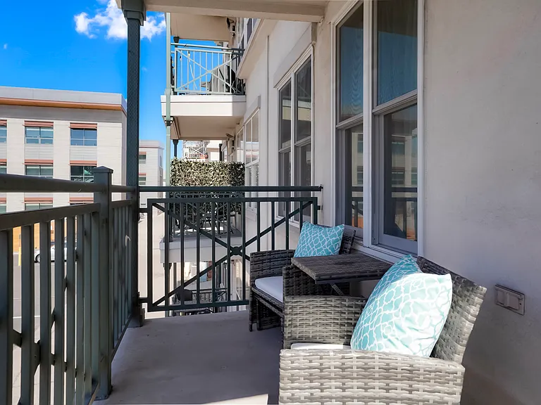 1727 N Pearl St #206 — Photo 15