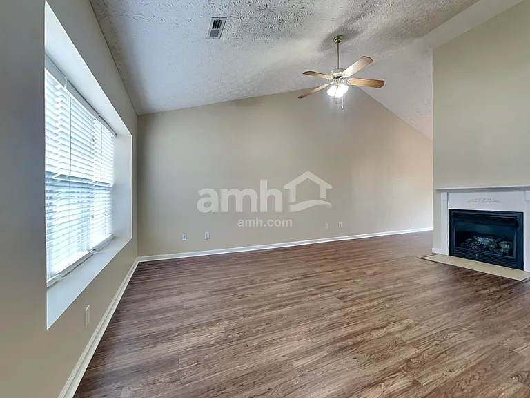 1117 Long Meadow Dr — Photo 8