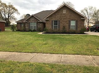 89 Abercorn Dr, Deatsville, AL 36022
