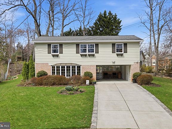 2nd image of 3420 Beauford Cir